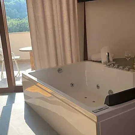 住宿加早餐酒店 Al Bosco Incantato 的里雅斯特